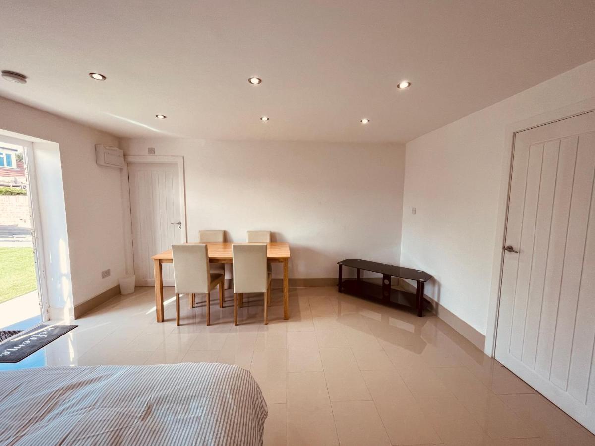 Large Studio Flat B Near Heathrow Hillingdon Ngoại thất bức ảnh